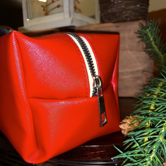 Rae Dunn Red STUFF cosmetic bag. Dopp kit. NWT - Picture 4 of 5